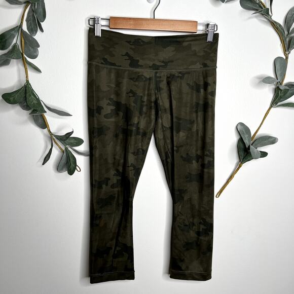 Lululemon Green Camo Cropped Leggings LAST CALL - Picture 1 of 5